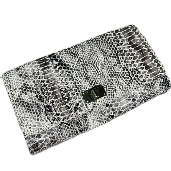 Elliott Lucca Leather Snakeskin Design Textured Turn-Lock Clutch - Picture 16 of 16